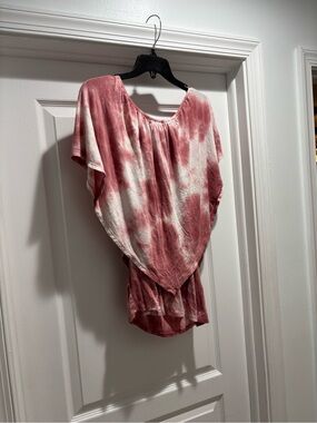 Women's Pink Tie-Dye Flowing Top